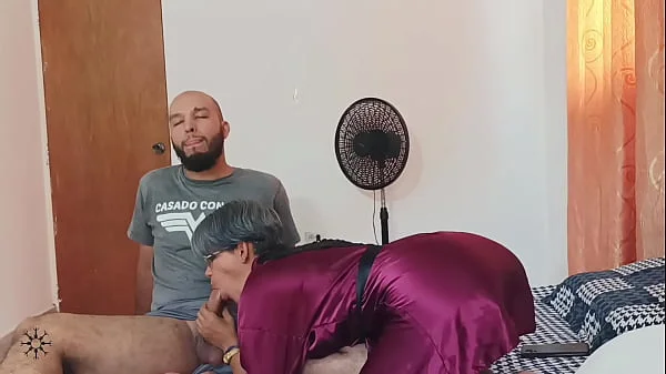 My stepsister shows me some images on her phone and starts to excite me until we end up fucking - Porn in Spanish.