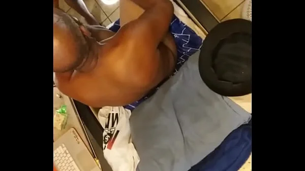 Getting Some Head And Feeling inside Her Pussy