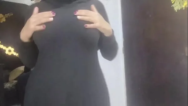 Real Horny Amateur Arab Wife Squirting On Her Niqab Masturbates While Husband Praying HIJAB PORN