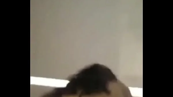 Corno filmando enquanto eu arregaço a esposa dele. Parte 1.