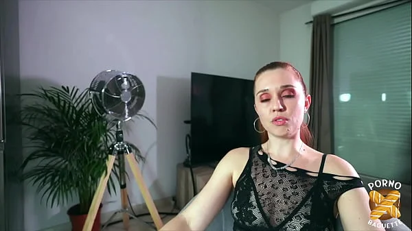 Kira, 32ans, tente la double vaginale