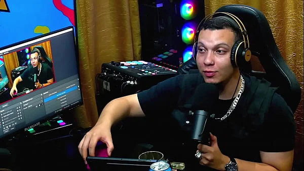 Martina Oliveira Avalia o Pauzão do Ruan, ela ficou com tesão vendo! - Podcast Pápum no Barraco! COMPLETO NO SHEER - XV RED