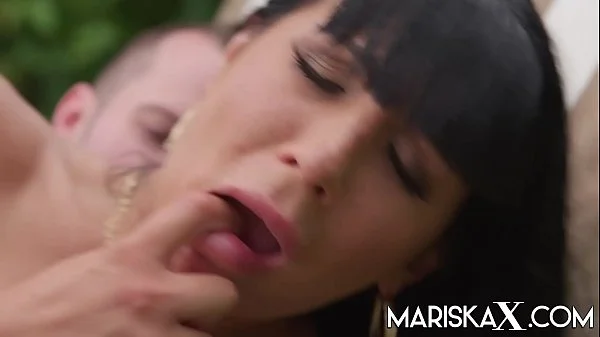 MARISKAX Sexy cougar Valentina Ricci gets ass fucked