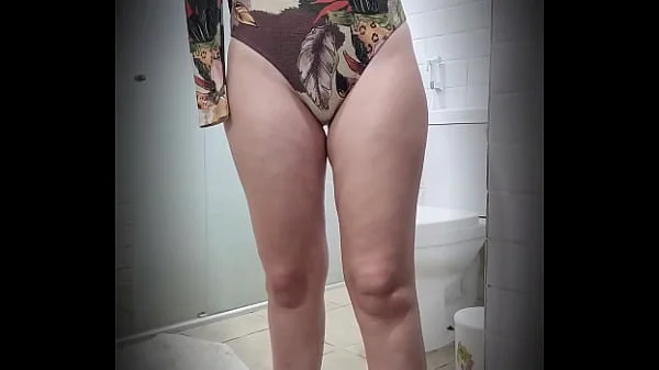 Hidden Cam Catches Naughty MILF Masturbating in Airbnb Bathroom – Real Voyeur Footage! (Part 1)