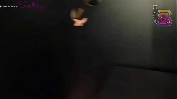 EU VI MINHA ESPOSA DE COLEIRA COM O NEGAO DOTADO E CHEGUEI NA BALADA ELA DEU PRA TODO MUNDO