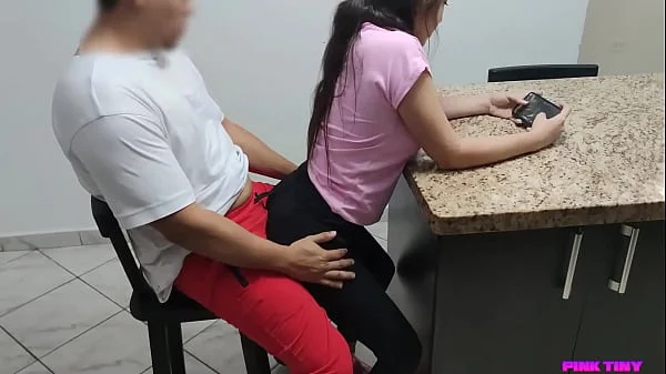 Mi Hijastra Queria Jugar Sentada en mis Piernas