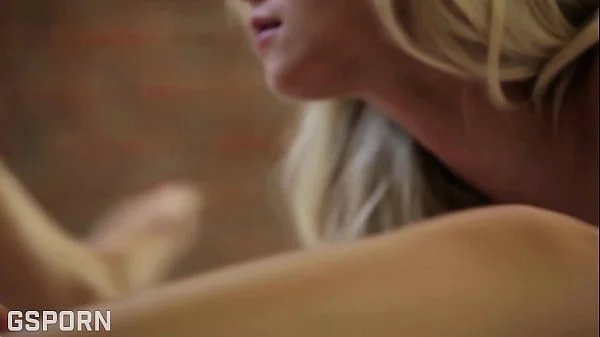 Blonde and brunette czech girls enjoy of romantic lesbian sex