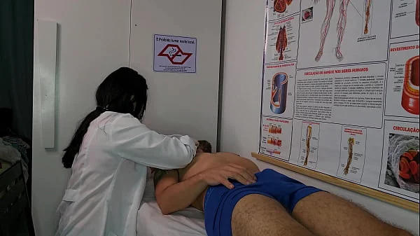 Enfermeira fica excitada ao ver ereção do paciente
