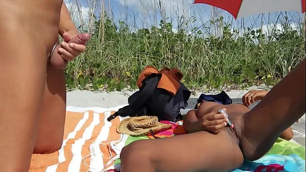 Public beach jerk off. Big cumshot on Aisanippie. Voyeurstyle.
