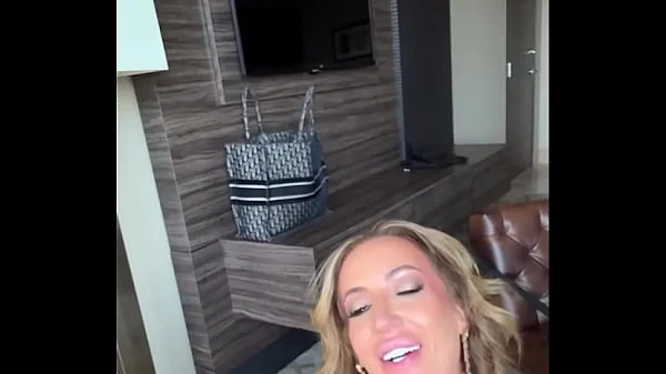 PAWG StepMILF Richelle Ryan Finds Time for For Hot Stud on Vacation and Make Him Cum Twice