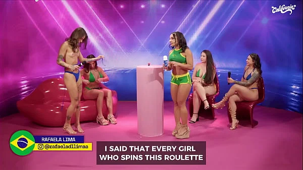 Duas gatas famosas peladas no carro de aplicativo: loira de peitão promete boquete como pagamento e o motorista diz NÃO!