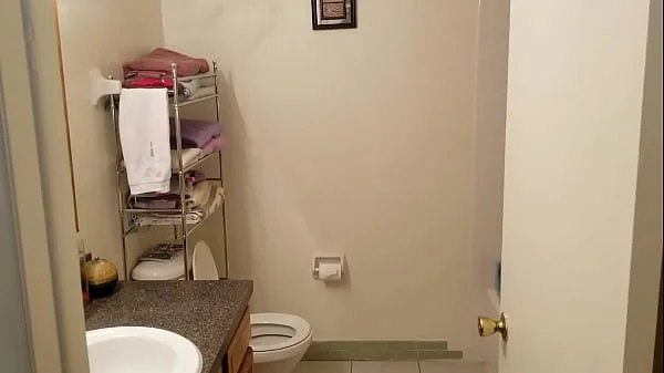 Creampie Her Cunt and She Takes a Piss