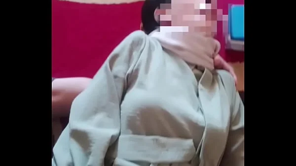 Saudari tiri hijab di entot saat hari raya lebaran