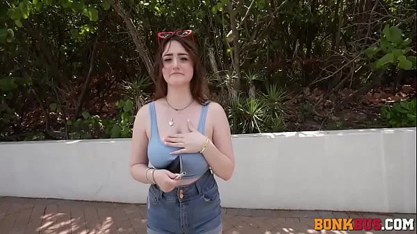 Chubby Girl Get Her First Dick in Bonkbus