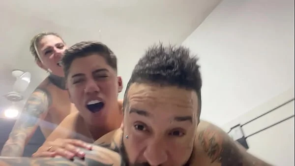Aquele sexo gostoso sentindo a socada ate o fim no cu e na buceta no pelo ate gozar juntos !