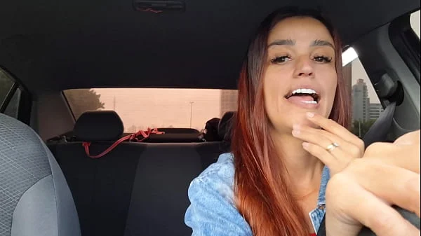 Motorista de app safada pegou passageiro se masturbando por trás e fudeu com ele sem camisinha!