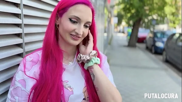 PutaLocura - Pillada a tetona friki Victoria Arias para un concurso muy caliente