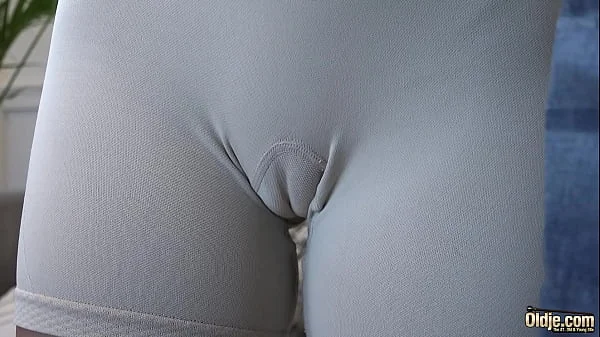 Gorgeous nymphet helps old guy relax and gets her pussy licked in reward