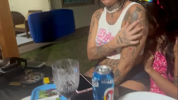 Caiu na net Vazou na net! Jovens influencers em troca de casal na Piscina Parte um caiu na net
