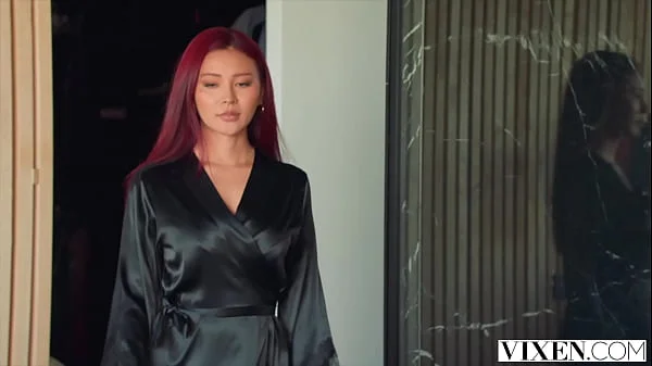VIXEN Naughty Beauty Rae lil Black Seduces Best Friend's Man