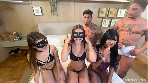 Gang bang com as novinhas do colegial