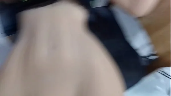 Llene de mucha leche a la esposa del patron cuando vino a culiar
