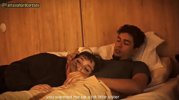 Tengo sueño hermanastro, dejame acostarme en tus piernas, pero no metas tu pene en mi boca por favor!!