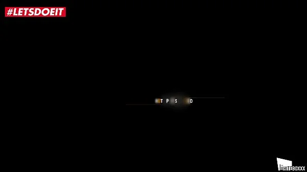 LETSDOEIT - Apolonia Lapiedra Squirts for the First Time (Lucky Lutro)