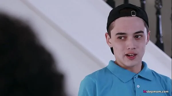 Kiss 's feet you bad ! - Misty Stone