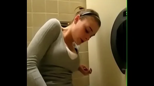 Quickly cum in the toilet