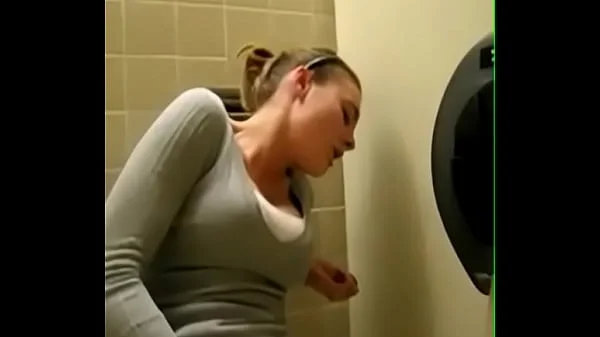 Quickly cum in the toilet