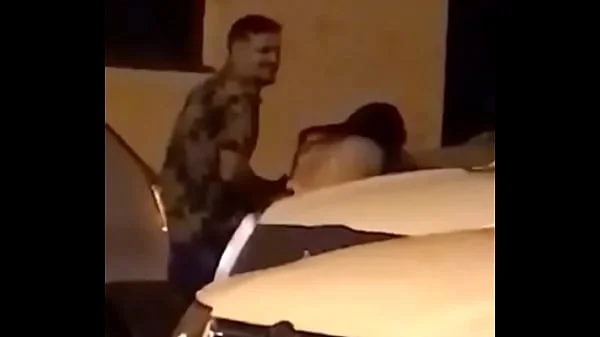 EU Comendo a novinha atrás do carro