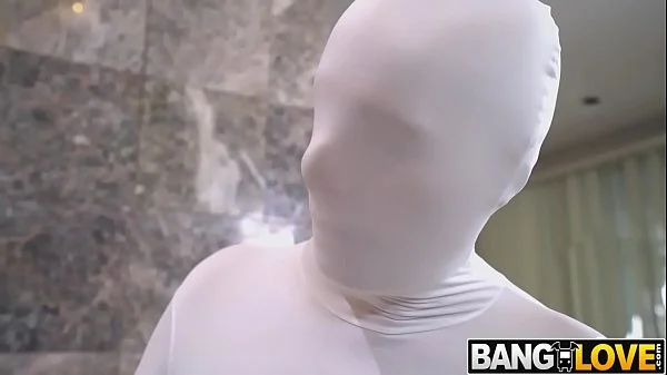 Krissy Lynn Takes On 18 Inches