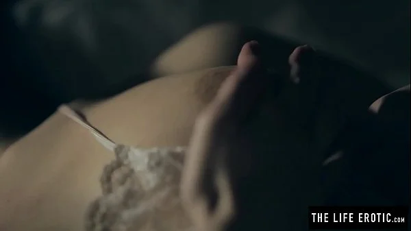 Horny milf masturbates to orgasm with a smashed egg