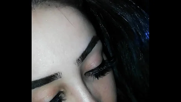 Neyla Kim infirmière Beauté Orientale gros seins brune sexe baise suce