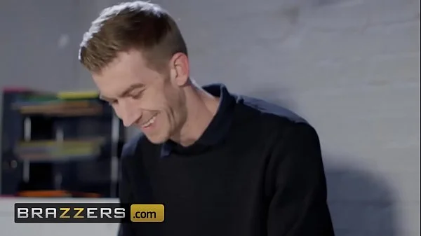 Dirty Masseur - (Nicolette Shea, Danny D) - Massaged On The Job - Brazzers