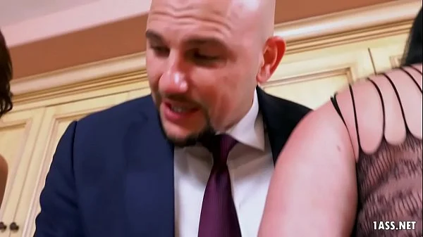 Having Big and Small Girls Together in a Threesome is Heaven! - Virgo Peridot, Valentina Jewels, JMac