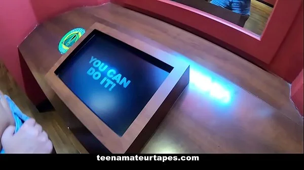 Sexy Thick Babe (Vanessa Cage) in Booty Shorts Shows Off In Public