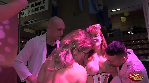 Spettacolo live - Sexy Anantomy, Emergenza passera -  operazione con orgia pubblica