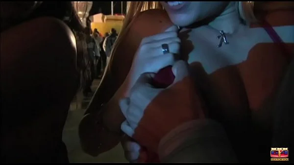 Comeu a mina na atrás do sambódromo de SP