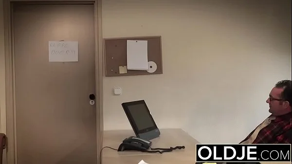 Bubble butt young beauty fucked during job interview