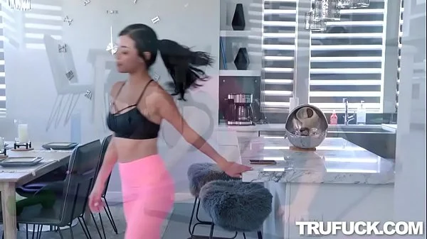 Krissy Lynn, Savannah Sixx Working It Out With Mom