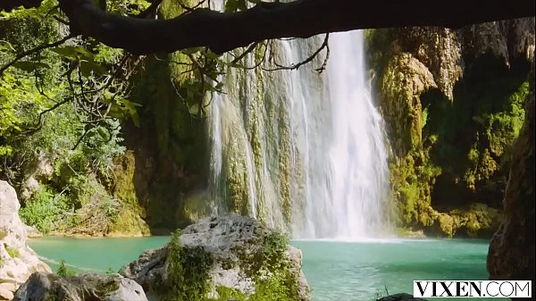 VIXEN Vacations are for threesomes