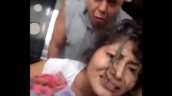 Le gusta por el culo.