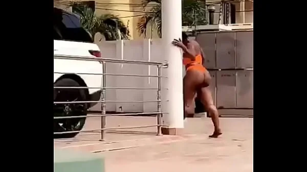 SHATTA WALE THREESOME with 2 ghetto slay queens goes viral