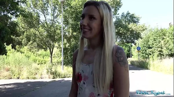 Public Agent Sophia Grace fucking in a tunnel by a big cock