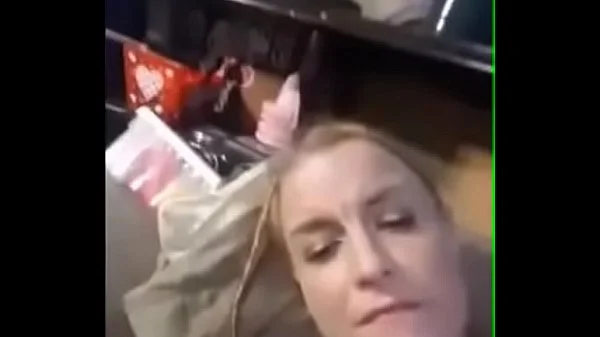 Sporty Blonde MILF Selfie Show Off Vid