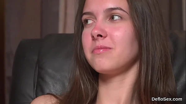 Insatiable teen pleasures spread vagina until she is having orgasm