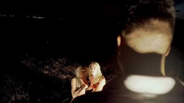 2Blondes Picknicking turns to big Dicknicking