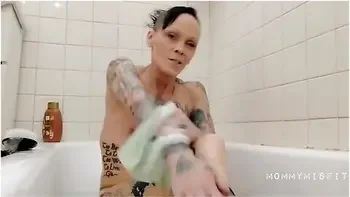 Mommymisfit Shaving & Bathing In A Thunderstorm